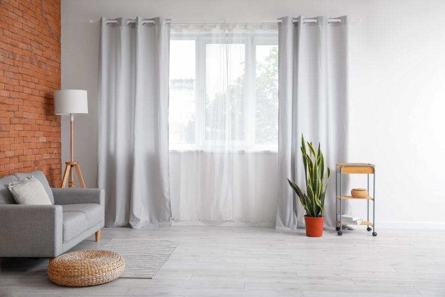 salón con cortinas a medida